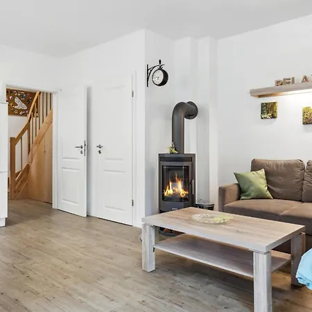 Reetdachhaus 16 Auf Usedom Holiday home Kutzow